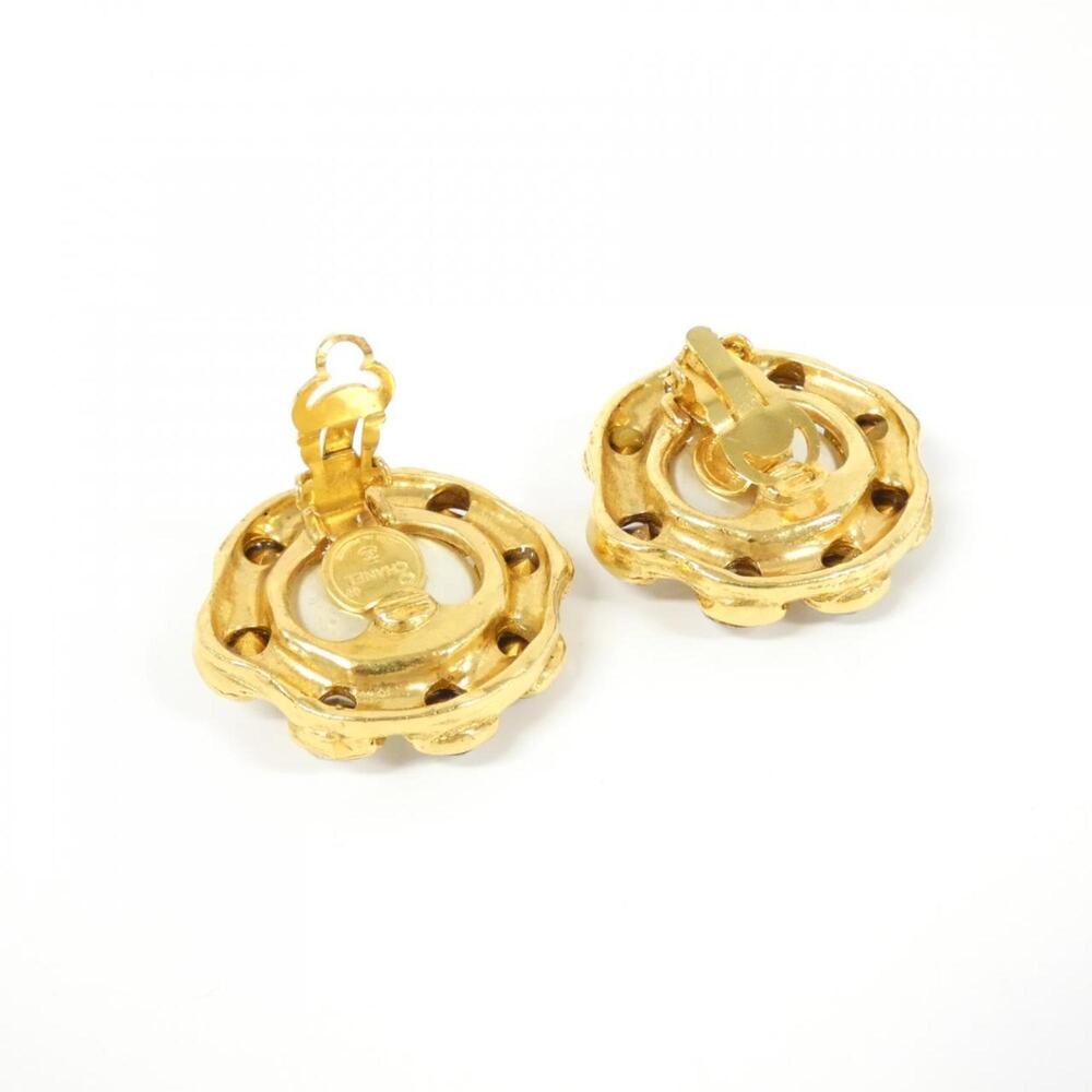 CHANEL Authentic White Earrings - Picture 4 of 4